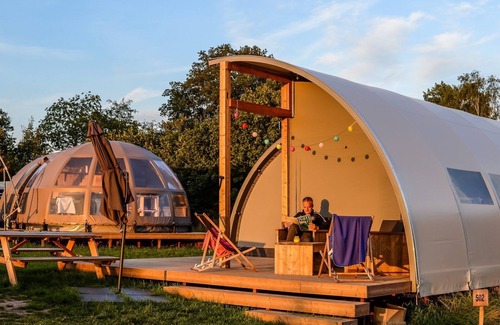 Zuna Cabin | Spezialzelt, Festivalatmosphäre, Platz für ein Kinderbett