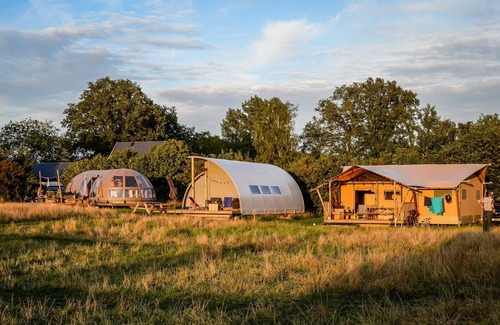 Zuna Cabin | Spezialzelt, Festivalatmosphäre, Platz für ein Kinderbett
