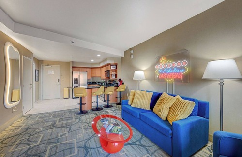 Las Vegas Apartment | Sphere in 4K - Vintage Vegas Condo with Sphere and Strip Views!
