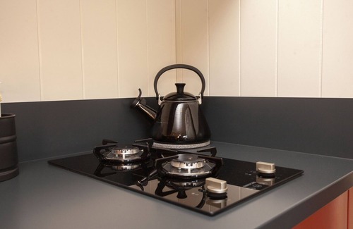 Dorchester Cottage | SPINDLEBERRY HUT, pet friendly, with a garden in Piddletrenthide