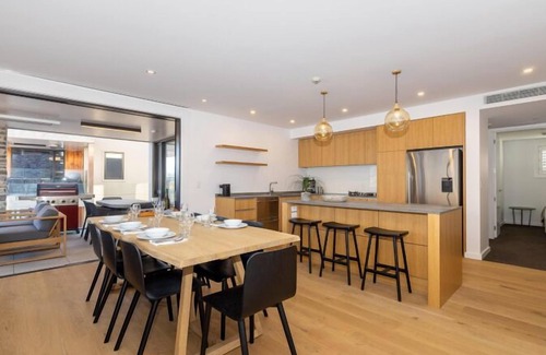 Wanaka Apartment | Spinnaker Marina Apart. 5-Perfect for anyone wants a holiday in Beautiful Wanaka