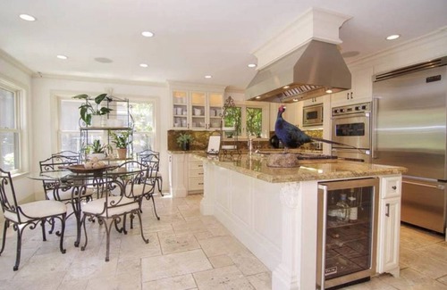 Willow Glen House | Splashpad. Steps from downtown and dining, shops and Starbucks. Walkable