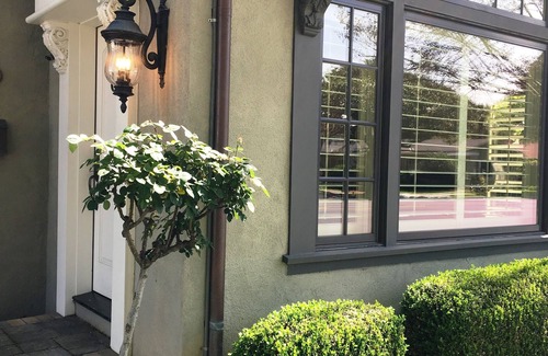 Willow Glen House | Splashpad. Steps from downtown and dining, shops and Starbucks. Walkable