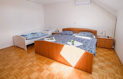 Podcetrtek Apartment | Split three bedroom apartment with terrace