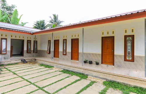 Senduro Hotel | SPOT ON 2378 Omah Nusantara Homestay