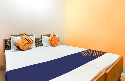 Jhansi Hotel | SPOT ON 77881 Kasturi Sai Darbar