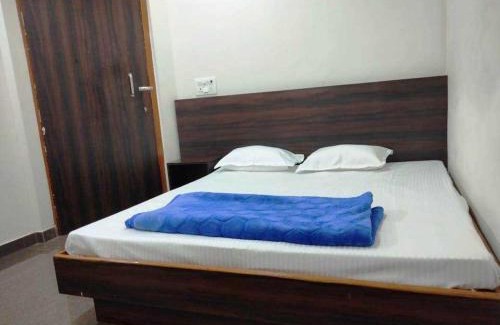 Gorakhpur Hotel | SPOT ON 81055 Bgn Guest House Rooms