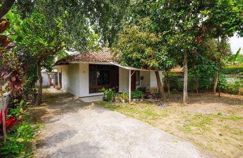 Setiabudi Hotel | SPOT ON 91638 Anna Homestay Syariah