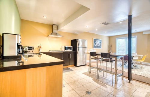 Central Erin Mills Apartment | Spotless & Spacious 2BR/2BA Comfortably Sleeps 6