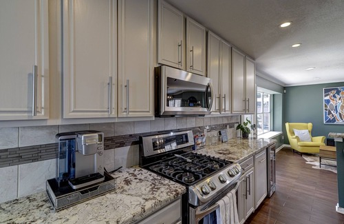 Spring Branch Central House | Spring Branch Haven - Spacious 3BR Oasis, Pet Friendly in Houston!