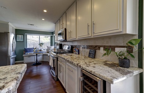 Spring Branch Central House | Spring Branch Haven - Spacious 3BR Oasis, Pet Friendly in Houston!
