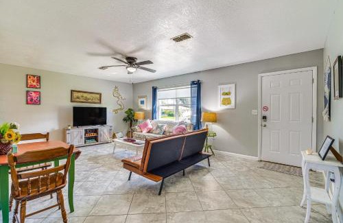 Spring Hill House | Spring Hill Home - 3 Mi to Weeki Wachee Springs!