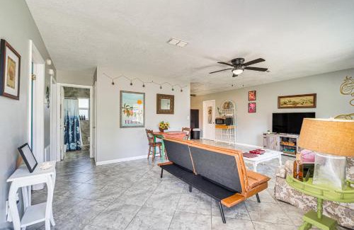 Spring Hill House | Spring Hill Home - 3 Mi to Weeki Wachee Springs!