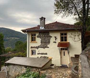 Smolyan House | Spring House Изворна Къща