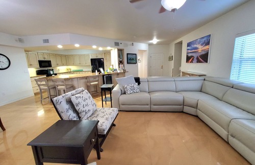New Smyrna Beach Condo | SPRING/SUMMER DEALS <:>< OCEAN VIEW PENTHOUSE-POOL-BEACH nAMENTIES GALORE nn