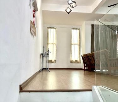 Sandakan House | Springfield 3-Storey Cheerful Townhouse #Yoyo Homestay