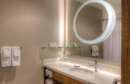 University Area Hotel | SpringHill Suites Anchorage University Lake