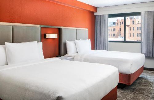 Downtown Dallas Hotel | SpringHill Suites by Marriott Dallas Downtown/West End