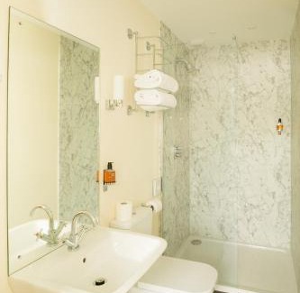 Eaglesfield Hotel | Springkell