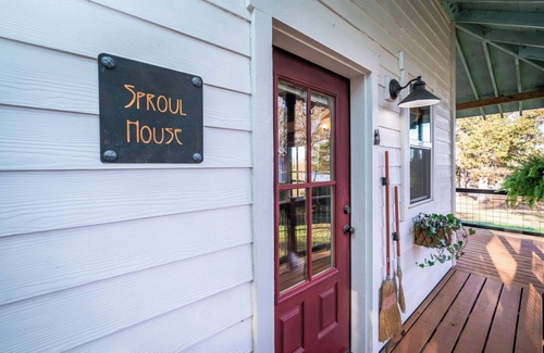 Ore City Cottage | Sproul Cottage- On Lake O' the Pines- ADA