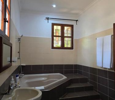 Moshi House | Sprunger Retreat - tulia homes