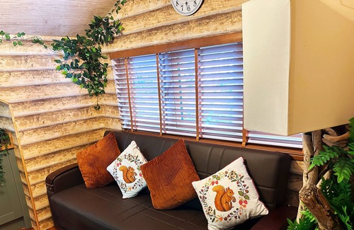 Formby Apartment | Squirrel Hideaway in Formby, Liverpool