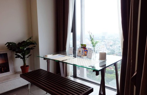 Samsen Nai Condo | [SR 2.5] 2BR FUTURISTIC @ BTS, Bangkok