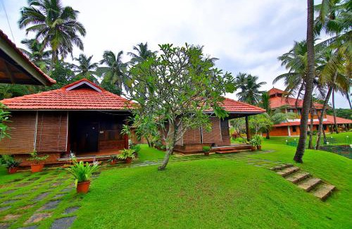 Neeleshwar Hotel | SREE GOKULAM NALANDA RESORTS