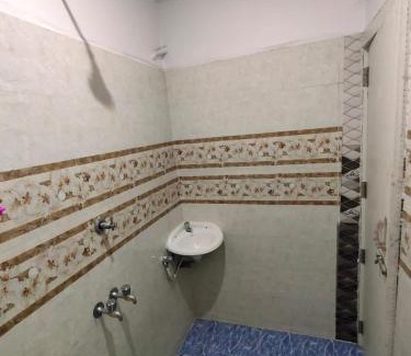Arakkonam Cabin | Sri Mahalakshmi Deluxe Lodging Arakonam