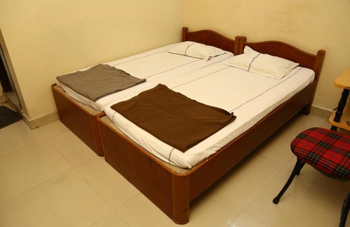 Secunderabad Cabin | Sri Sai Krishna Deluxe Lodge