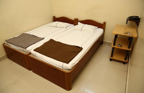 Secunderabad Cabin | Sri Sai Krishna Deluxe Lodge