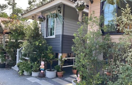 Khanom Villa | Sroysuwan Pool villa