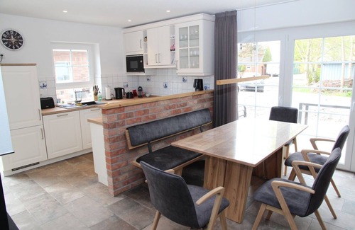 Hilgenriedersiel House | Stüürmanns Huus - Luxury 100sqm vacation home for 6 pers with sauna, fireplace & garden