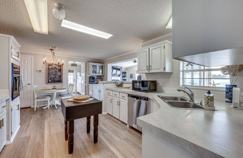 Doctors Inlet House | St Augustine Home w/Dock & Lift on St Johns River