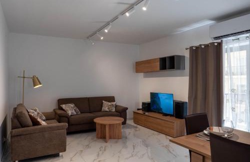 Il-Balluta Apartment | St Julians Apt Close to Beach