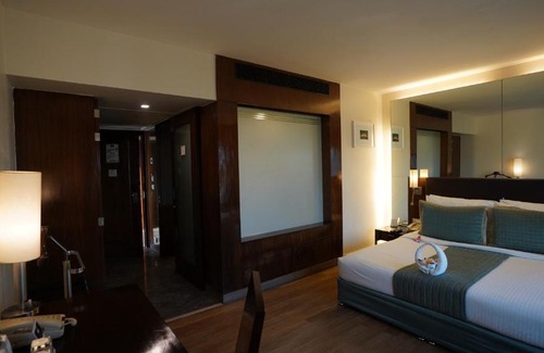 Koregaon Park Hotel | St Laurn Koregaon Park Pune