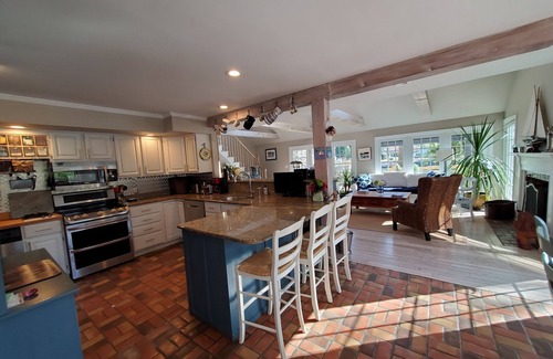 St. Michaels House | ST MICHAELS-Private Waterfront, Huge Deck& 19’Swim spa-pool, Kayaks, 2 MBRooms