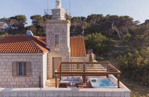 Pucisca Villa | St. Nicholas lighthouse - island of Brač
