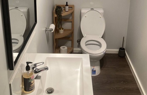 Great Western Bed & Breakfast | St Peters View - Entire Self Contained 2br Guest House