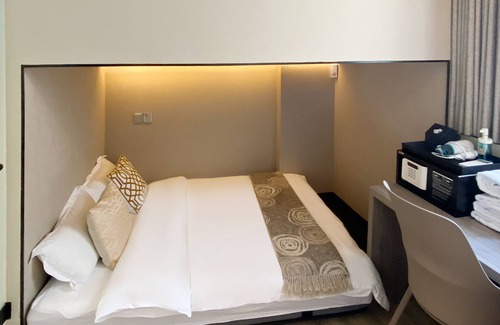 Rochor Hotel | ST Signature Jalan Besar, SHORT OVERNIGHT, 13 hours: 6PM-7AM