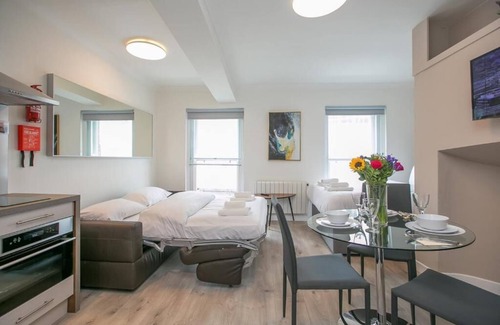 City Centre Dublin Apartment | St Stephen's Green District-1