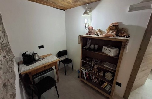 Montagnaga House | STABLES SUITE with one freestanding bath ntypical Trentino charming style