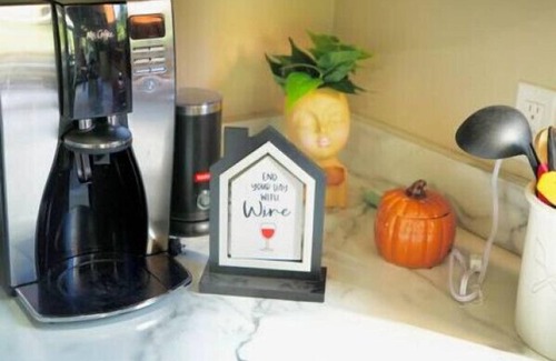 Eden Cottage | Stairway To Heaven-VT Lakefront! Hot Tub & More! 25 Mins to Stowe!