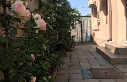 Bucharest House | STANDARD DOUBLE ROOM WITH PRIVATE BATHROOM - ROOM NR 2