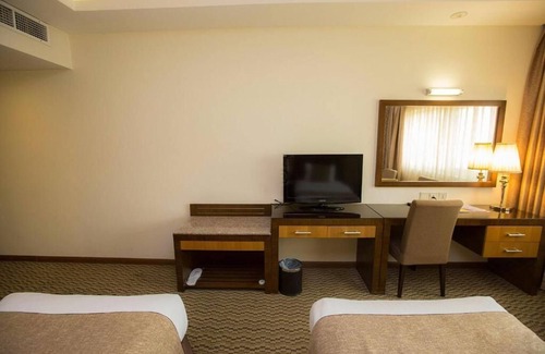 Al Qusais Apartment | Standard Room Near Tudomart By Luxury Bookings