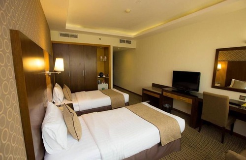 Al Qusais Apartment | Standard Room Near Tudomart By Luxury Bookings