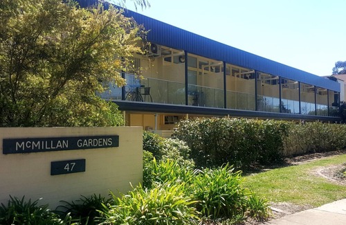 Capital Hill Apartment | Standard Studio Unit in Griffith with Free Wi-Fi + Parking