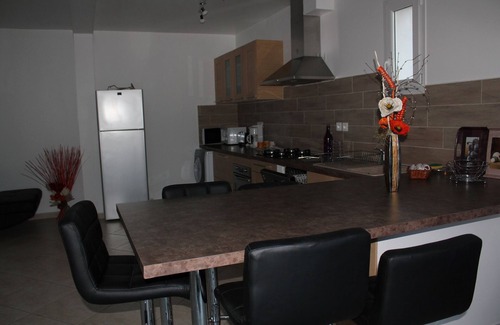 Eccica-Suarella Apartment | STANDING in F3 BOTTOM OF VILLA, 5 minutes BEACHES