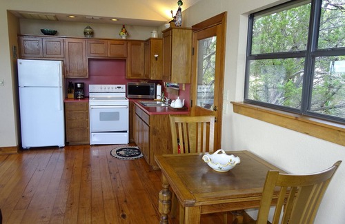 Wimberley Cabin | Star Meadow offers an experience that holds your imagination and doesn’t let go