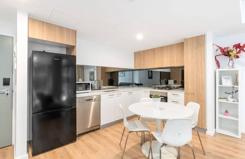 Adelaide Central Business District Apartment | Star of Central Franklin/Gym/Swimming Pool/NBN